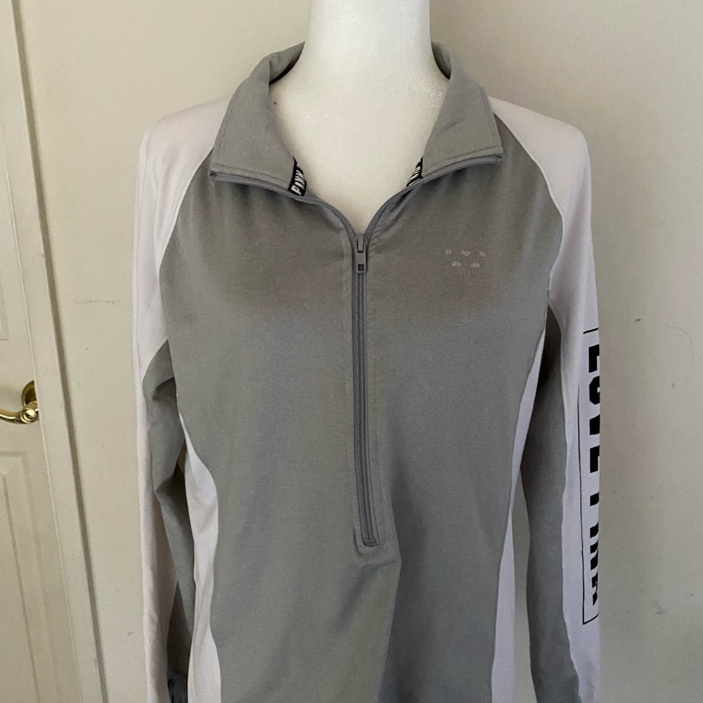 Pullover long sleeve half zipper sweatshirt